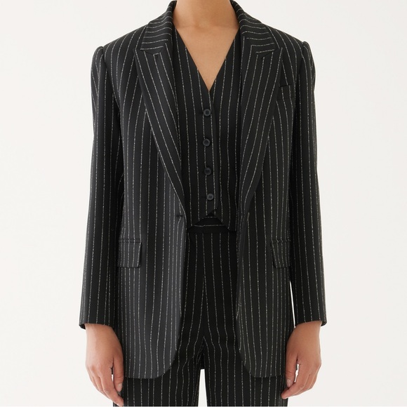 Anthropologie Oversized chalkstripe blazer. 65% poly 33% viscose. Made in Turkey - Picture 2 of 6